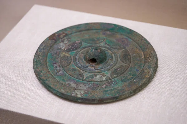 Ancient Chinese Han Dynasty Cultural Relics Museum Bronze Mirror — Foto de Stock