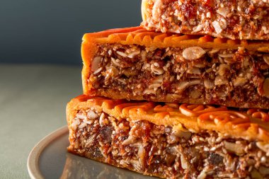 Çin-Sonbahar Festivali için Kanton usulü geleneksel beş çekirdekli ay pastası, çeviri:.