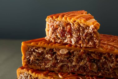 Çin-Sonbahar Festivali için Kanton usulü geleneksel beş çekirdekli ay pastası, çeviri:.