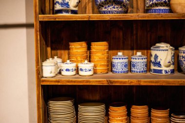 Cutlery rack and cutlery arrangement in traditional Chinese restaurant