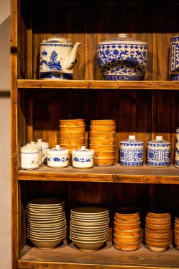 Cutlery rack and cutlery arrangement in traditional Chinese restaurant