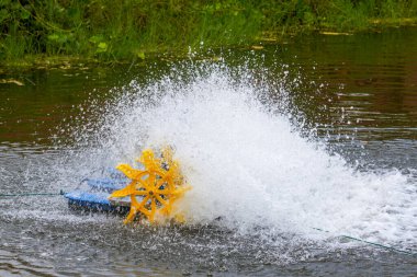 Rotary aerators used in large fish ponds