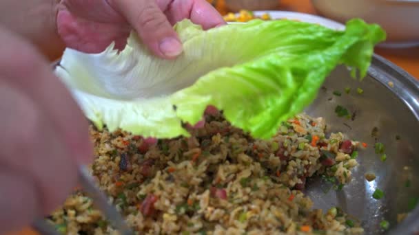Cantonese Traditional Custom Dish Baosheng Fried Rice Wrapped Lettuce — Stock Video