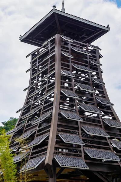 Una Torre Paisaje Con Características Nacionales — Foto de Stock