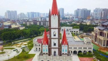 Nanning, Guangxi, Çin 'deki Tingzi Rıhtımı' nda Avrupa tarzı kale binası