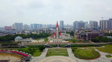 Nanning, Guangxi, Çin 'deki Tingzi Rıhtımı' nda Avrupa tarzı kale binası