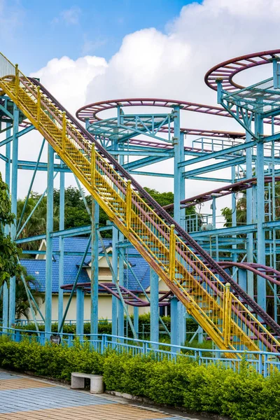 Lunaparktaki Roller Coaster Pistine Yakın Çekim — Stok fotoğraf
