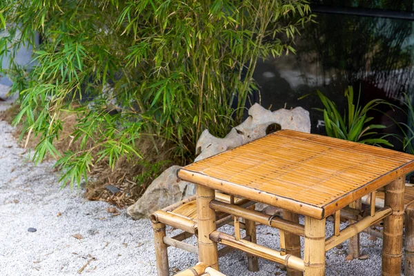 Бамбуковый Стол Стулья Японском Саду — стоковое фото