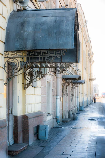 Entrée de la maison sur le quai — Photo