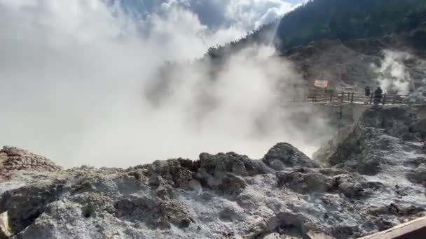 Handheld Panning Shot Hot Smoke Cloud Crater Close Distance — Stok video