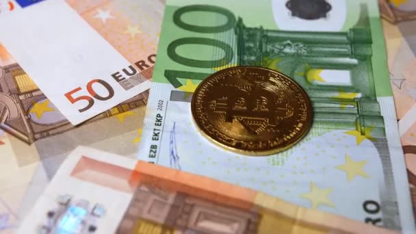 Bitcoin Cryptocurrency Bitcoin Emas Dan Uang Sungguhan Mata Uang Euro — Stok Video