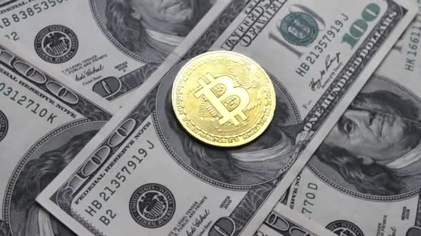 Gros Plan Sur Les Billets Dollars Bitcoins Tournent Crypto Monnaie — Video