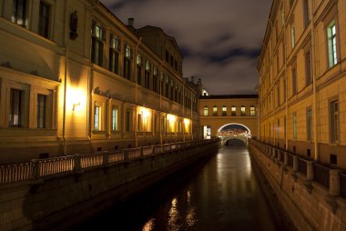 st. petersburg akşam bir kanal