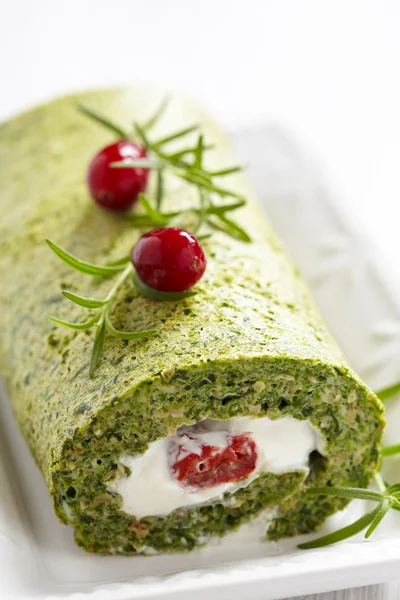 Spinach and herbs roll — Stock Photo, Image