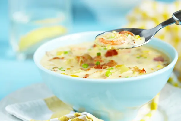 Chowder mit Garnelen — Stockfoto