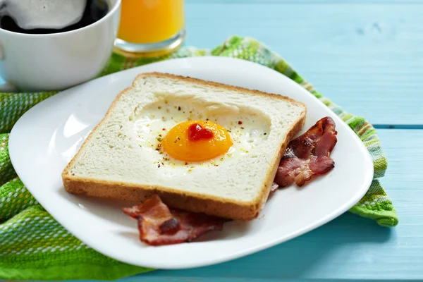 Heart shaped fried egg — Stock Photo, Image