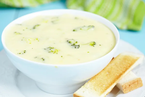 Brócolos e sopa de cheddar — Fotografia de Stock