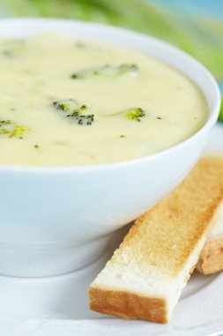 Çedar ve brokoli çorbası