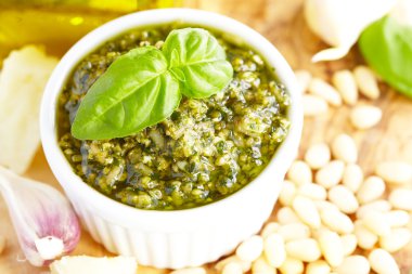 taze Fesleğenli pesto