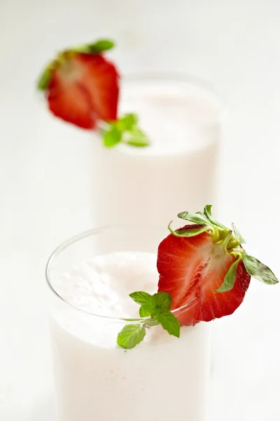 Fresh strawberry milkshake — Stock Photo, Image