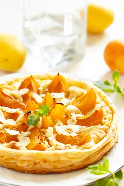 Crostata di albicocche e mandorle — Foto Stock