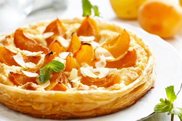 Crostata di albicocche e mandorle — Foto Stock