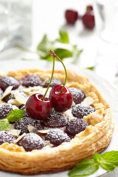 Cherry and Almond Tart — Stock Photo, Image