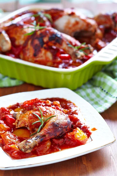 Baked chicken with vegetables — Stock Photo, Image