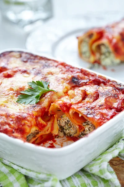 Cannelloni mit Spinat und Ricotta — Stockfoto