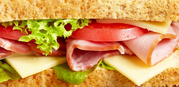 Panino con pancetta e verdure — Foto Stock