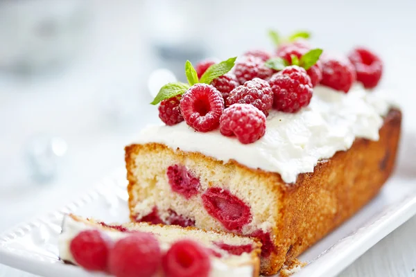 Raspberry Cake for holidays — Stock Photo, Image