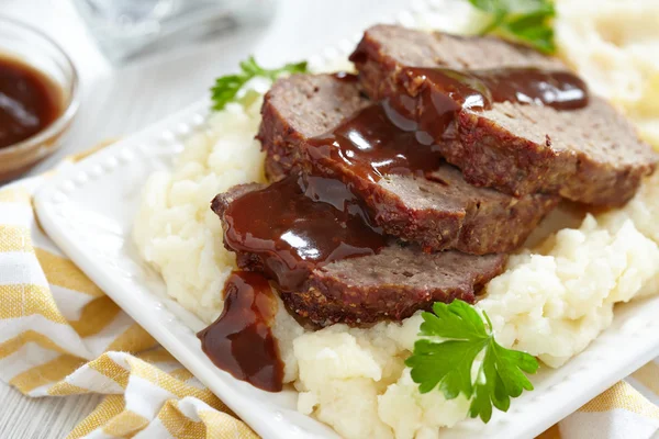 Carne cu sos brun — Fotografie, imagine de stoc