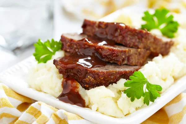 Meatloaf dengan saus coklat — Stok Foto