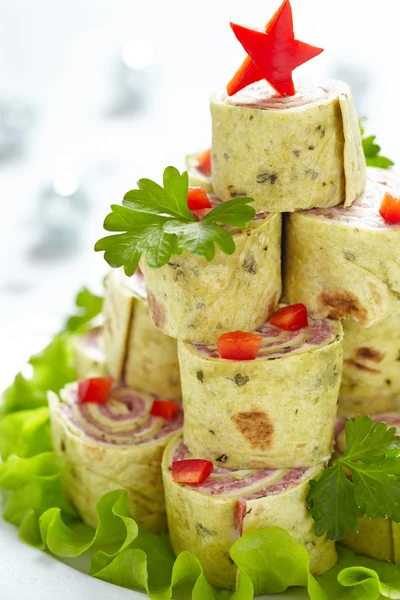 Sanduíche de tortilla embrulhada para o Natal — Fotografia de Stock