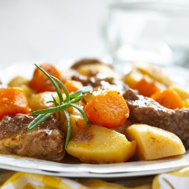 sığır eti güveç