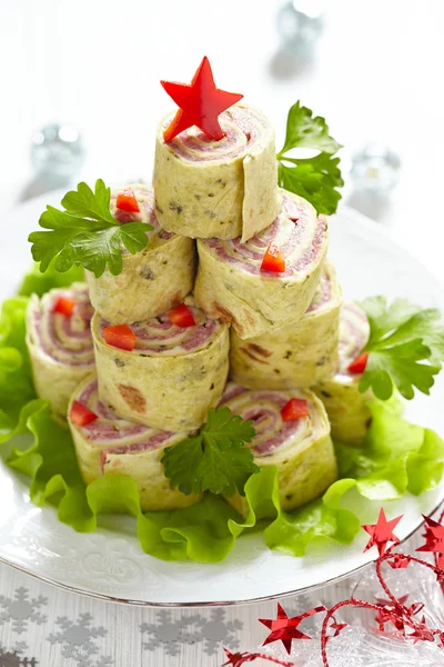 Tortilla, jambon ve peynir kadar Noel için roll — Stok fotoğraf