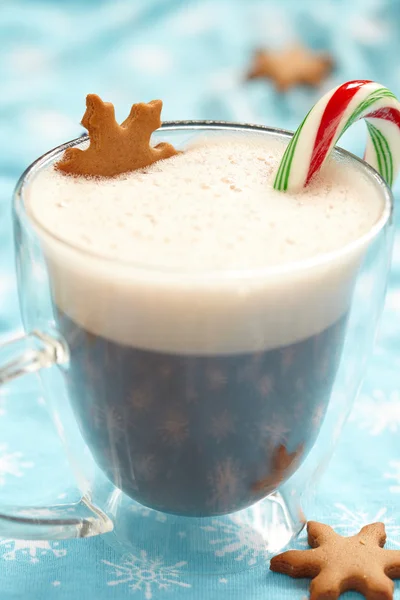 Canecas vermelhas com chocolate quente — Fotografia de Stock