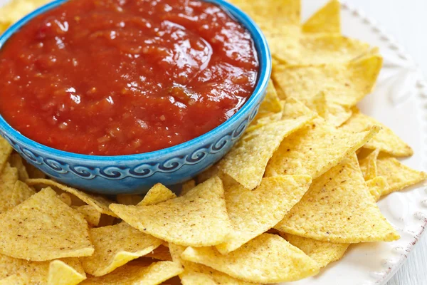 Nachos corn chips with fresh salsa — Stock Photo, Image