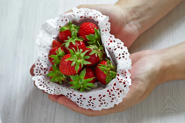 Erdbeeren zum Valentinstag — Stockfoto