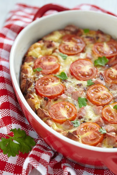 Omelette with tomato and sausage — Stock Photo, Image