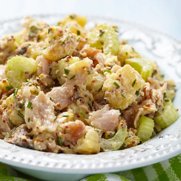 Ensalada de patata con apio y caballa ahumada —  Fotos de Stock