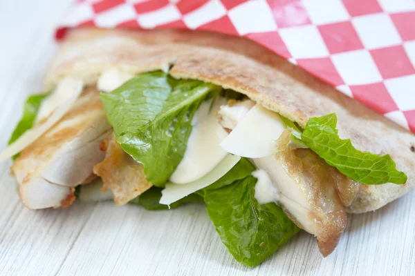 Sandwich de pita Ceasar —  Fotos de Stock