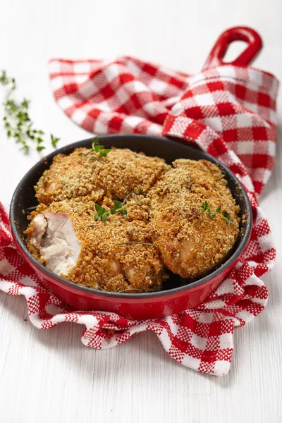 Cosce di pollo arrosto — Foto Stock