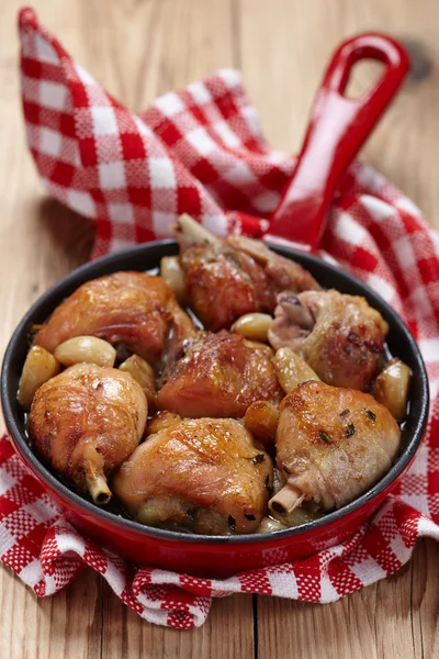 Pollo arrosto con aglio — Foto Stock