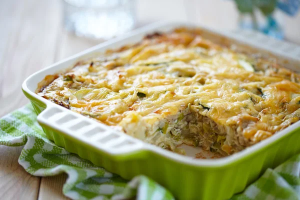 Casserole au chou et courgettes — Photo