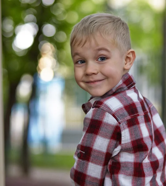 Malý chlapec — Stock fotografie