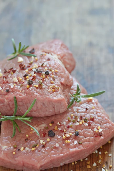 Raw veal meat — Stock Photo, Image