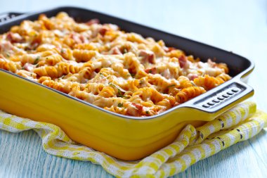 jambon pişmiş makarna