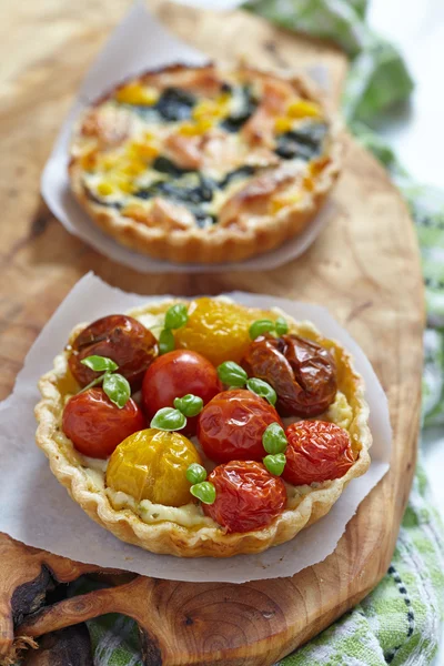 Quiche with tomatoes — Stock Photo, Image