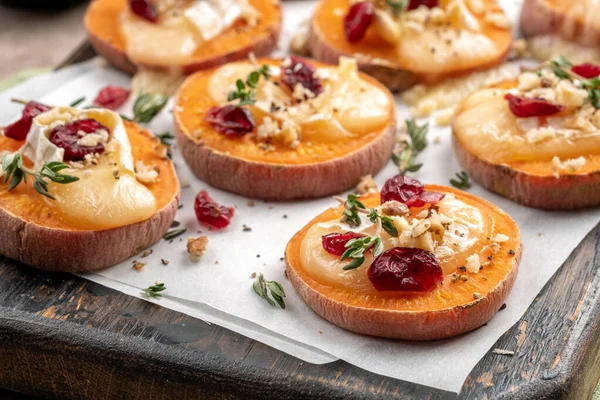 Cranberry Walnut Blue cheese Sweet Potato Bites — Stock Photo, Image
